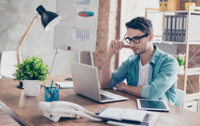 هل العمل مسموح اثناء وبعد دراستي في بريطانيا؟